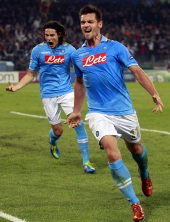 尼奥在后卫 尼奥在后卫